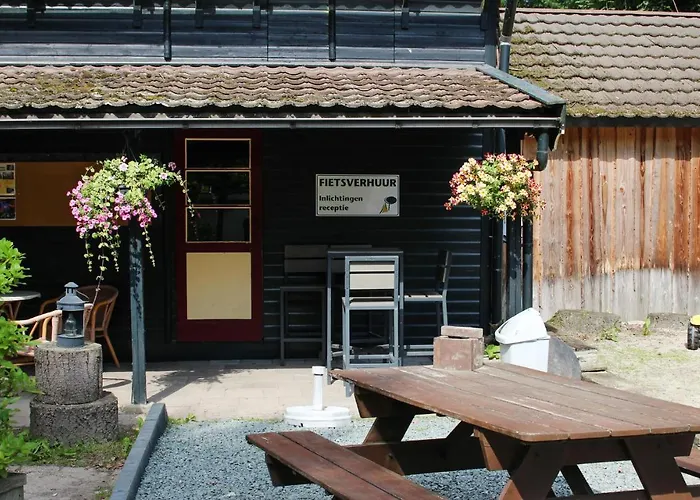 3 Bedroom Pet Friendly In Epe