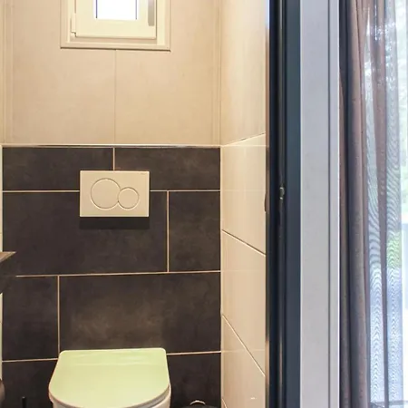 3 Bedroom Beautiful In Holiday home *